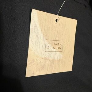 14th & Union Black Sleeveless Blouse